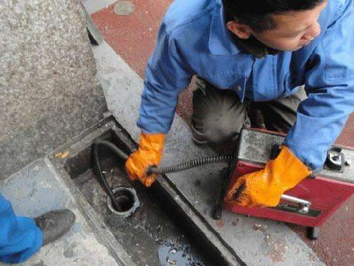 南坤镇疏通下水道